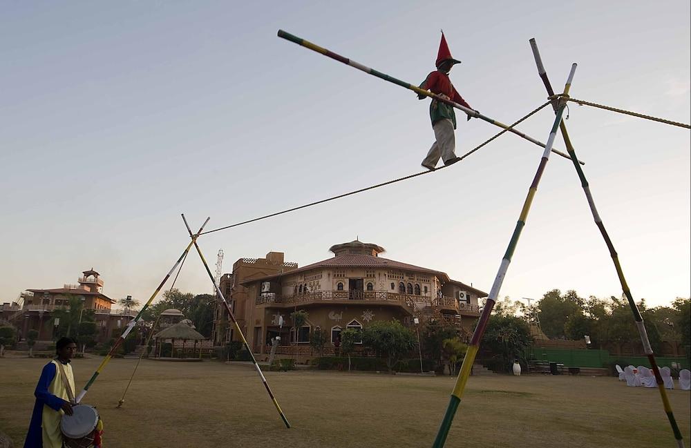 Nirali Dhani Ethnic Heritage Hotel And Resort Джодхпур Экстерьер фото