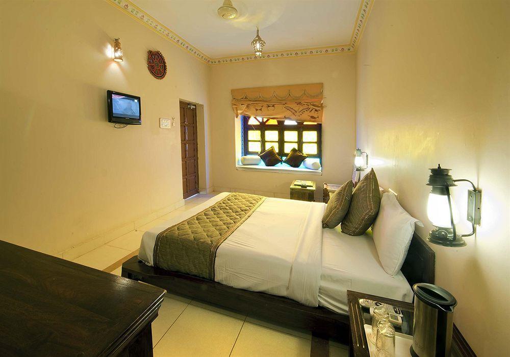 Nirali Dhani Ethnic Heritage Hotel And Resort Джодхпур Экстерьер фото