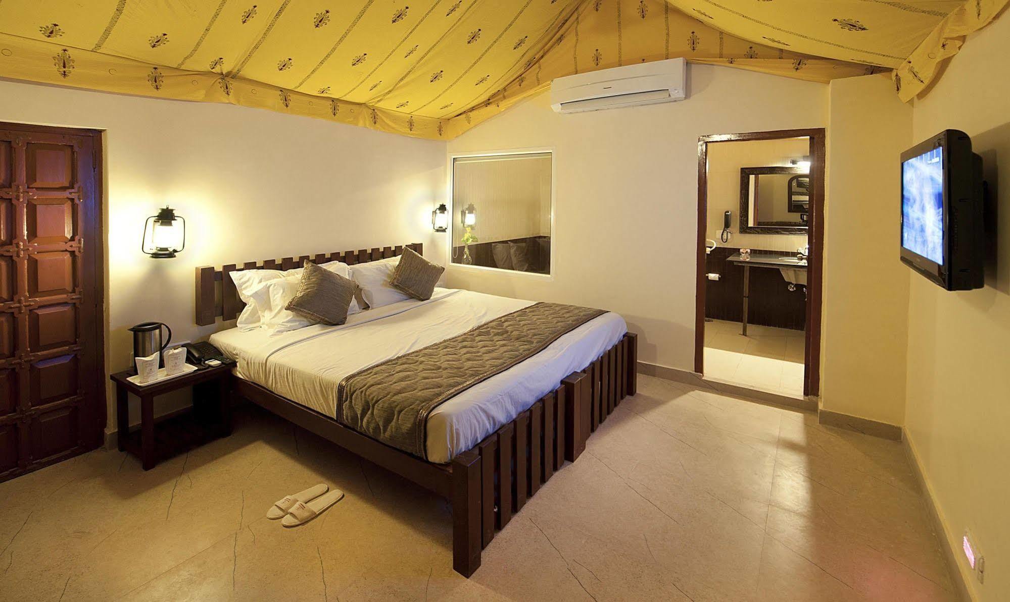 Nirali Dhani Ethnic Heritage Hotel And Resort Джодхпур Экстерьер фото